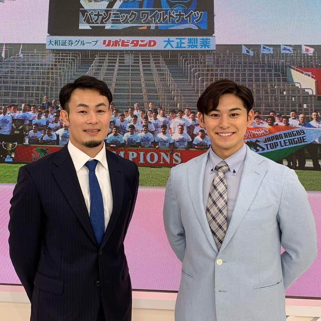 齋藤慎太郎さんのインスタグラム写真 - (齋藤慎太郎Instagram)「. 先週まであさチャンにご出演頂いていた、 福岡堅樹さんに写真を撮っていただきました🏉  数々の感動のシーンを見せてくださった 福岡さんご本人にお会いでき、感無量でした！！  次なる挑戦、全力で応援させていただきます！！  ありがとうございました😊  #福岡堅樹 さん #あさチャン #オリンピック #ラグビー  #tbs #tbsアナウンサー  #齋藤慎太郎」8月9日 23時07分 - shintarosaito_