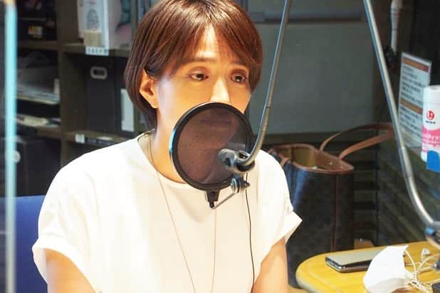 TBSラジオ「たまむすび」さんのインスタグラム写真 - (TBSラジオ「たまむすび」Instagram)「＼月曜のハイライト／  え。なによその服。 え。とってもいいじゃない！ 竹山おじさんは、 たまむすびにおける、 ハイビスカス🌺  今日もいっぱい笑って、 いっぱい食べて。 キレイな花を咲かせたそうな。  そして、青木さん。 ありがとうございました！  #tama954 #たまむすび #赤江珠緒 #カンニング竹山 #青木理 #週刊ニッポンの空気 #桃屋 #桃屋のかんたんレシピ #桃屋のさあさあ生七味とうがらし山椒はピリリ結構なお味 #生七味ちりめんじゃこパスタ #Twitterのフォローもよろしくです🤲」8月10日 2時36分 - tamamusubi905954