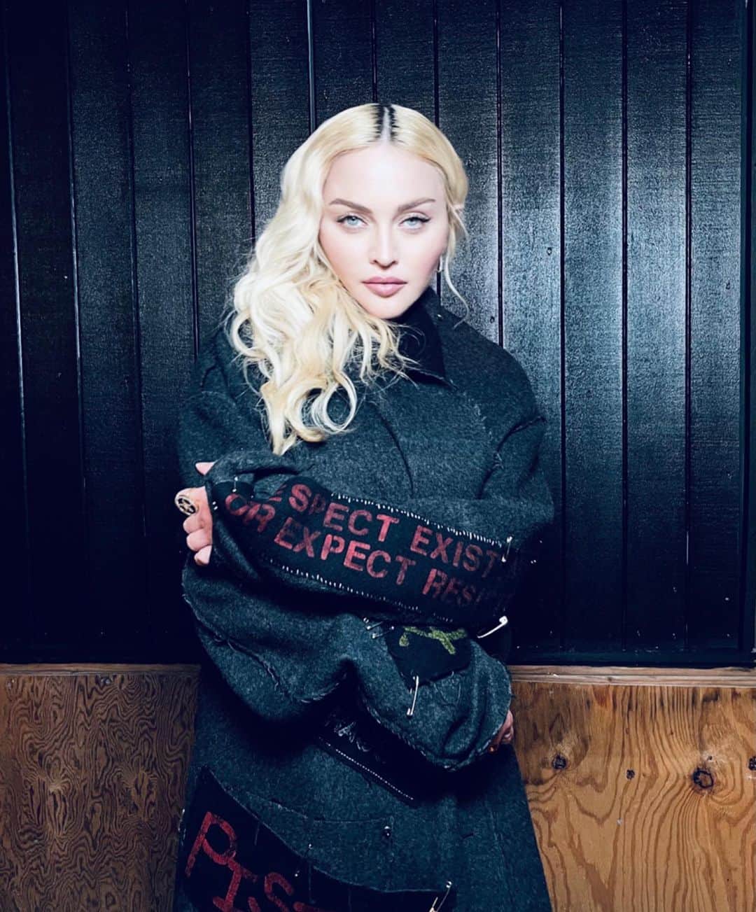 マドンナさんのインスタグラム写真 - (マドンナInstagram)「Cold Summer……………🌧☔️💨💜 @ahla_malik」8月10日 4時45分 - madonna