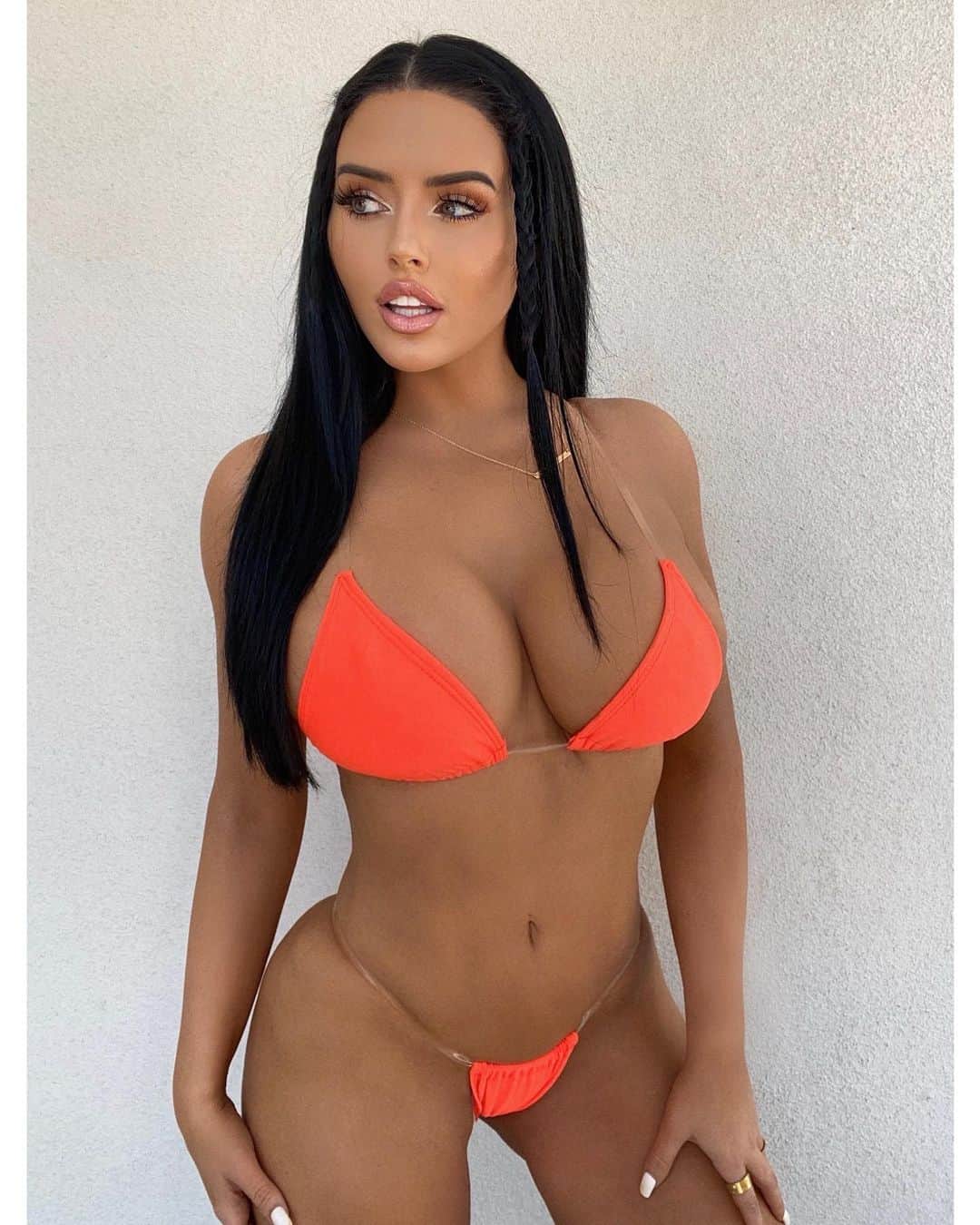 アビゲイル・ラッチフォードのインスタグラム：「Hiiiiii my loves ; ) 🍊」