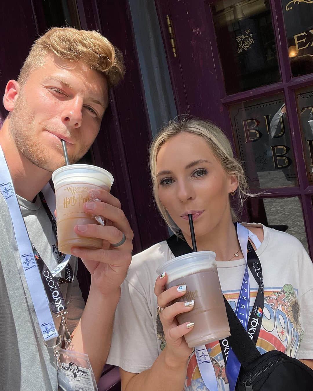 ミカイラ・スキナーさんのインスタグラム写真 - (ミカイラ・スキナーInstagram)「Our first vacation in two years! I could get used to this life! Thanks Universal Studios for making our dreams come true🌎🍻」8月10日 10時22分 - mykaylaskinner2016