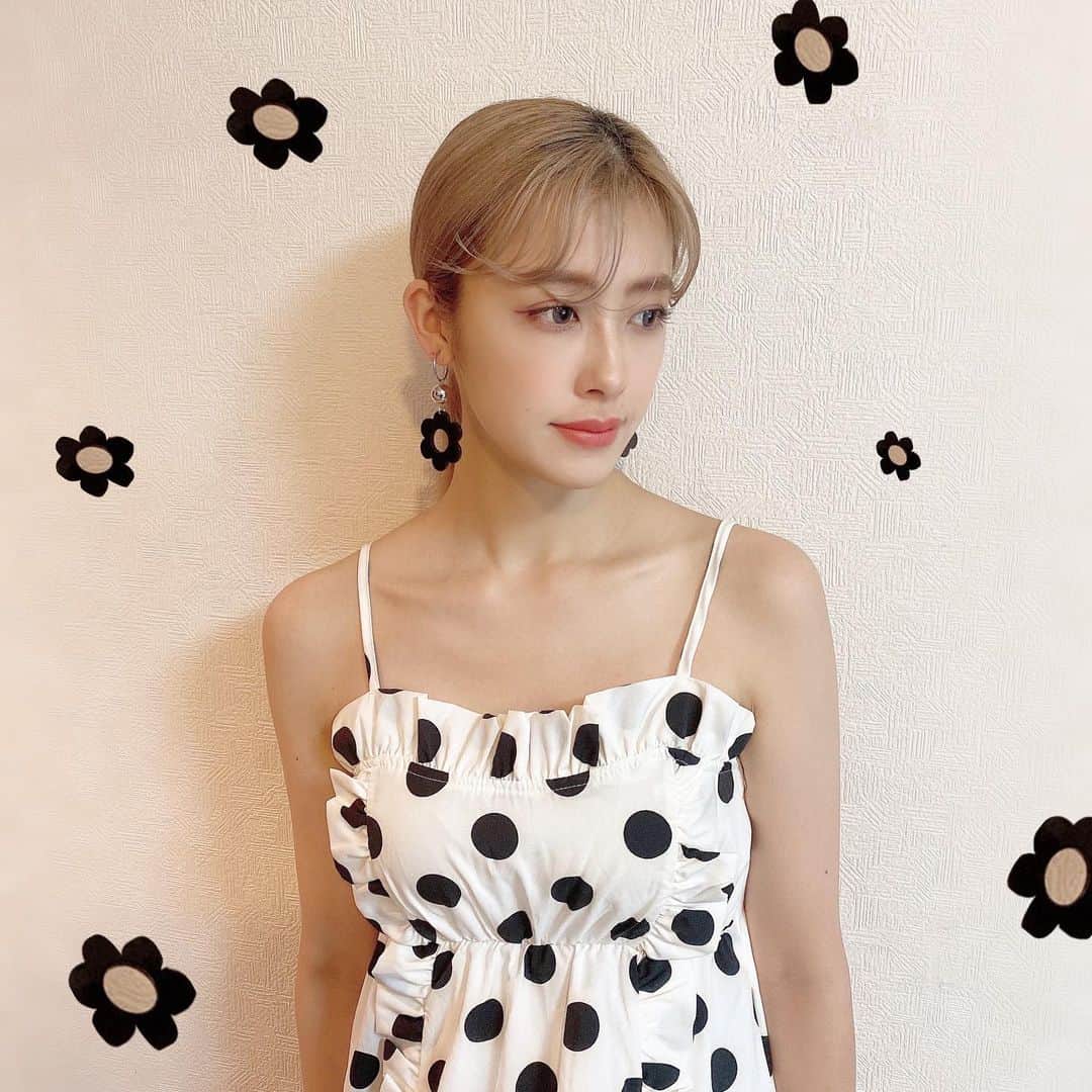 夏焼雅のインスタグラム：「@rosy_kelly.m.m  ✿𝒄𝒐𝒎𝒊𝒏𝒈 𝒔𝒐𝒐𝒏✿  今日も暑いですね〜🥵💦 暑さ対策などしっかりして体調など気をつけて過ごして下さいね🌞☁️🌻  I hope today is a good day too💕」