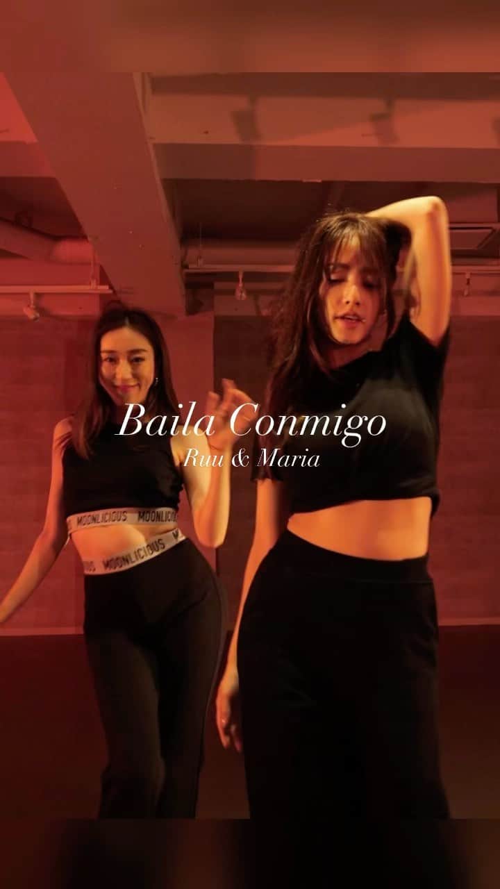 Ruuのインスタグラム：「Baila Conmigo💃🏻❤️‍🔥 w/ @mariaaaa728   まりりんのダンス本当にセクシー大好き~😘夏~てかんじで楽しすぎてたっっくさん笑いすぎた😹世界一可愛いNG集も載せたいな~🙅🏻‍♀️😹笑  次は何踊ろうかな〜？❤️  @selenagomez」