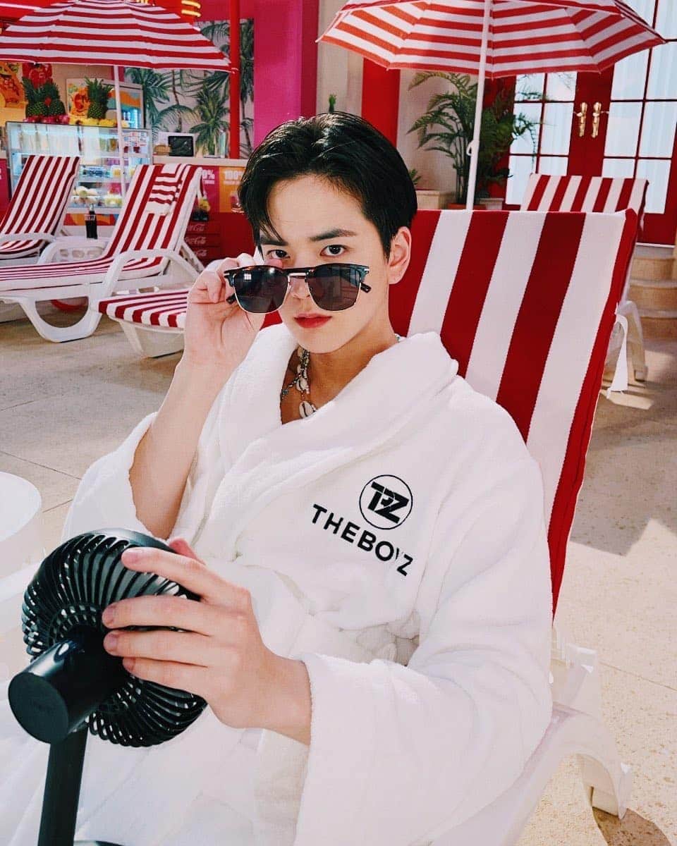 ヨンフンのインスタグラム：「(영훈) Start 😀😊 #THEBOYZ #더보이즈 #YOUNGHOON #영훈」