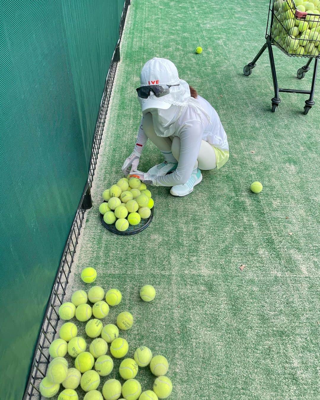 ホン・スアさんのインスタグラム写真 - (ホン・スアInstagram)「솔이의 선물🥳 #tennis  #tenniswear  👚🧦🎾🧢💕 @lyf__official」8月10日 17時31分 - sooah.hong