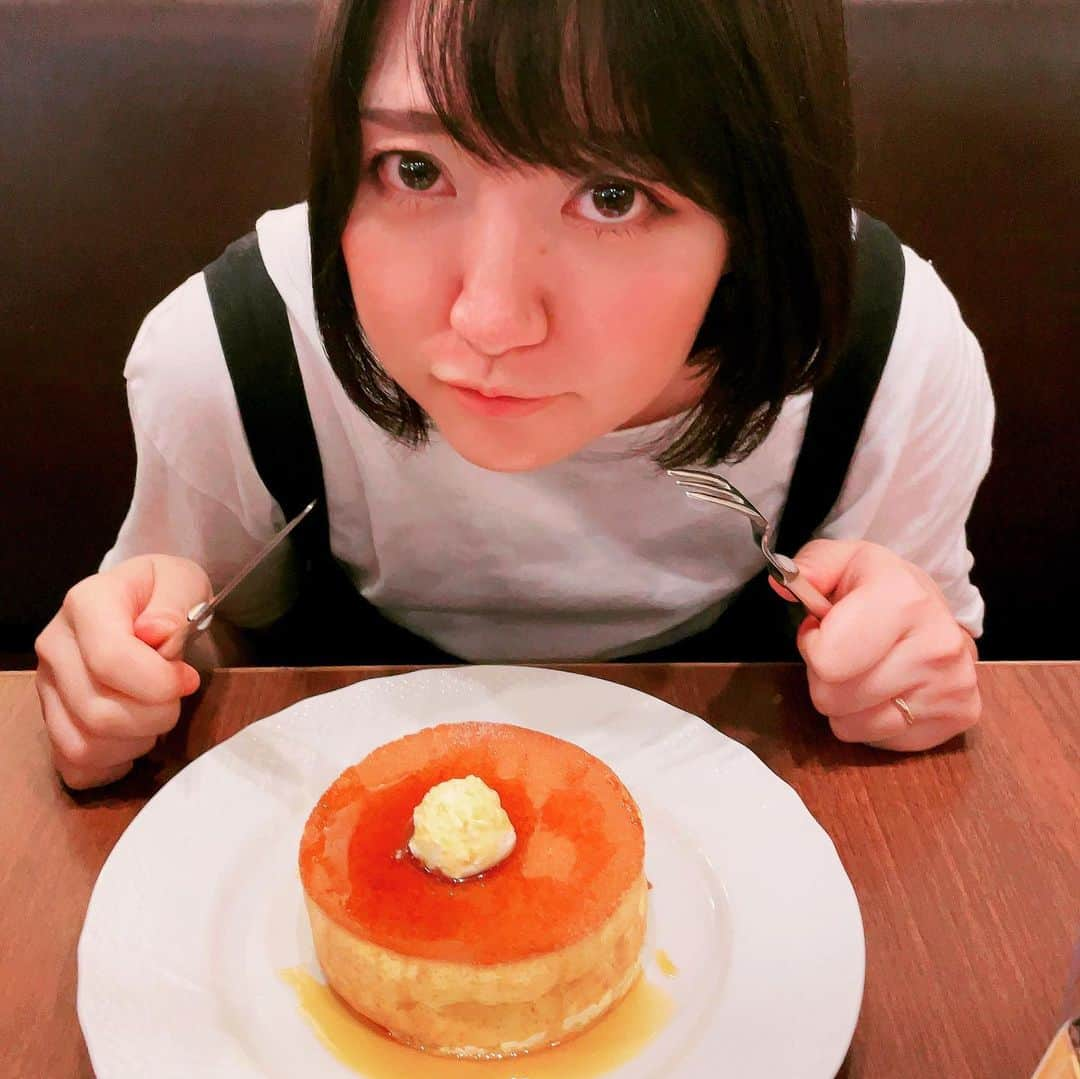 ちゃんまいさんのインスタグラム写真 - (ちゃんまいInstagram)「ちゃんまい vs ホットケーキ🥞」8月10日 20時05分 - dakko_shite_cho3