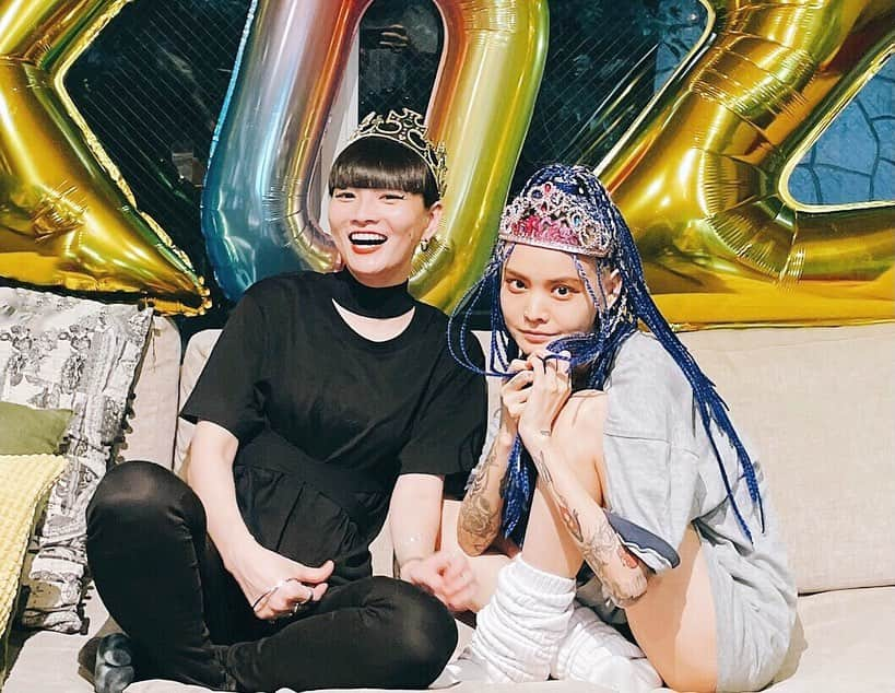 ナカオエリコさんのインスタグラム写真 - (ナカオエリコInstagram)「⚡️🖤HBD🎂💙⚡️ @akimoto_kozue」8月10日 20時44分 - erikonakao_tokyo