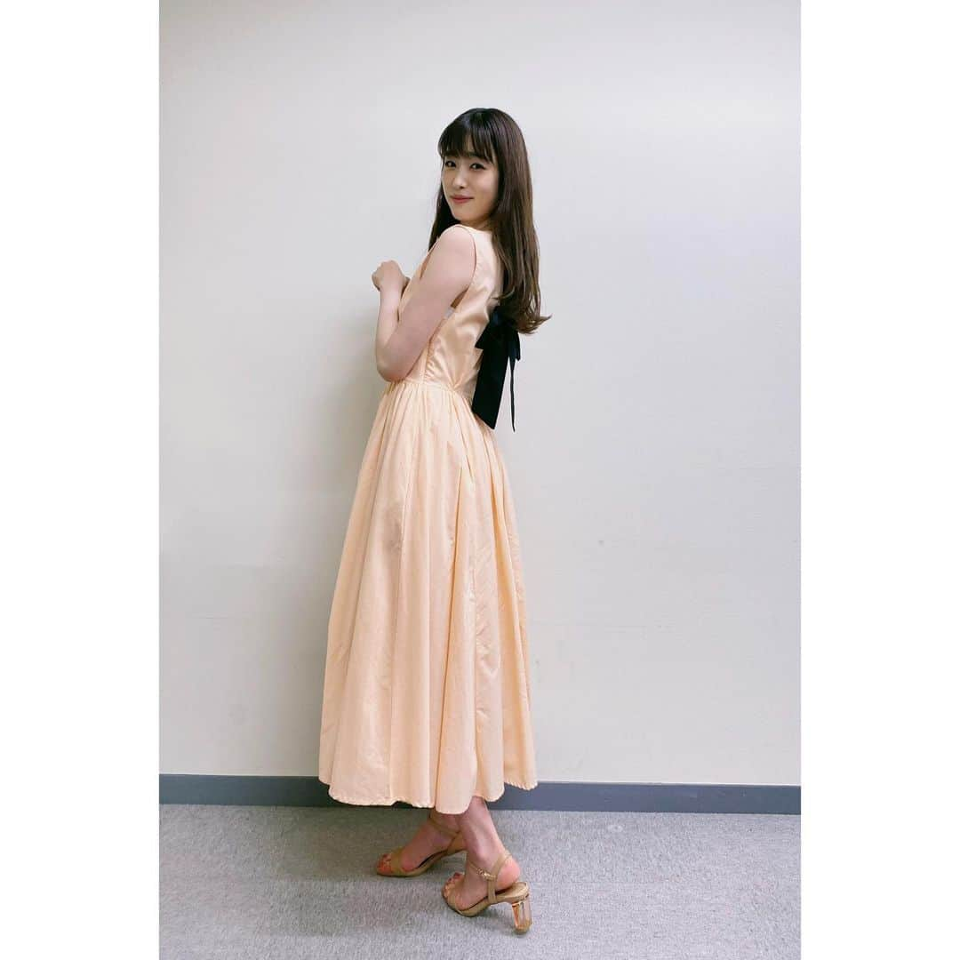 髙橋ひかるさんのインスタグラム写真 - (髙橋ひかるInstagram)「. 本日22:00〜 NHK総合　 「れいわのへいわソング」  ＜中国地方向け＞ ハライチさんとMCを務めさせていただきました！ 音楽の素晴らしさ、力強さを改めて感じることができた1日でした . ぜひご覧ください」8月10日 21時24分 - hikaru_takahashi_official