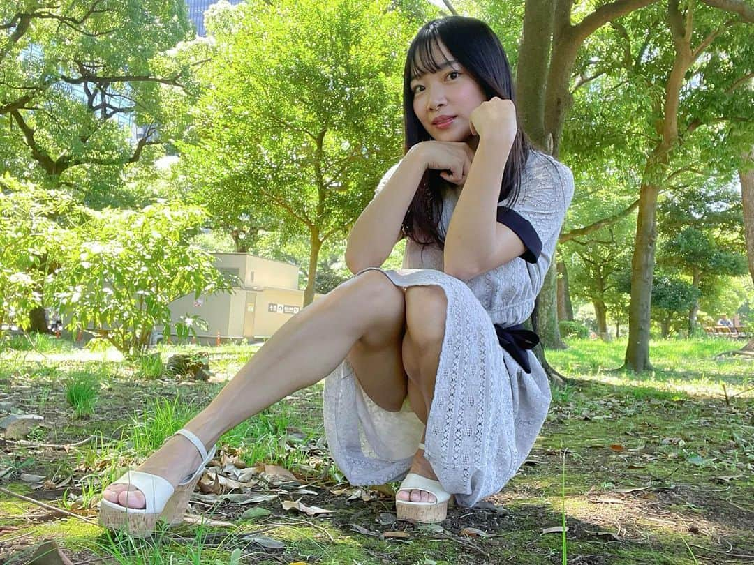 藍沢梨夏さんのインスタグラム写真 - (藍沢梨夏Instagram)「I feel summer in the air🎐  夏、みーつけたっ🍉 夏は何食べるのが好き？ ୨୧┈┈┈┈┈┈┈┈┈┈┈┈┈୨୧  【ファン参加企画第一弾】  Rikaに着て欲しい衣装をファンの皆様から募集します♡  ・トレーニングウェア ・ランジェリー（ブラ、ショーツなど） ・タイトミニワンピ ・水着（ビキニ、ブラジリアン、マイクロビキニなど） ・ストッキング ・えちえちな衣装㊙️　　　etc   皆様から募集します！ 採用された衣装はYoutubeで公開します♡  送付先はこちらです😋🌹  〒150-0001 東京都渋谷区神宮前5-47-11 ASTUDIO 305 藍沢梨夏宛  ୨୧┈┈┈┈┈┈┈┈┈┈┈┈┈୨୧  秘密の動画はonlyfansで...㊙️  ୨୧┈┈┈┈┈┈┈┈┈┈┈┈┈୨୧  #チラリズム探究家  #フェチ  #グラビア  #グラビアアイドル  #むちむち  #脚 #脚フェチ  #太もも  #スカート  #ミニスカート  #ポートレイト  #portraitgirl  #footfetishmodel  #gravure  #instagravure  #japanesegirl  #tokyogirl  #beautifullegs  #cutegirls😘  #pantyhosefetish #glamourmodel  #ootdstyle #summergirl」8月10日 21時59分 - rika.aisawa