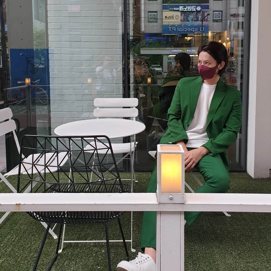 ヒチョルさんのインスタグラム写真 - (ヒチョルInstagram)「Green Man💚  #미녹시딜 #미녹시딜바이그루트 #태극제약 #탈모 #자라나라머리머리 #누가봐도광고모델」8月10日 22時56分 - kimheenim