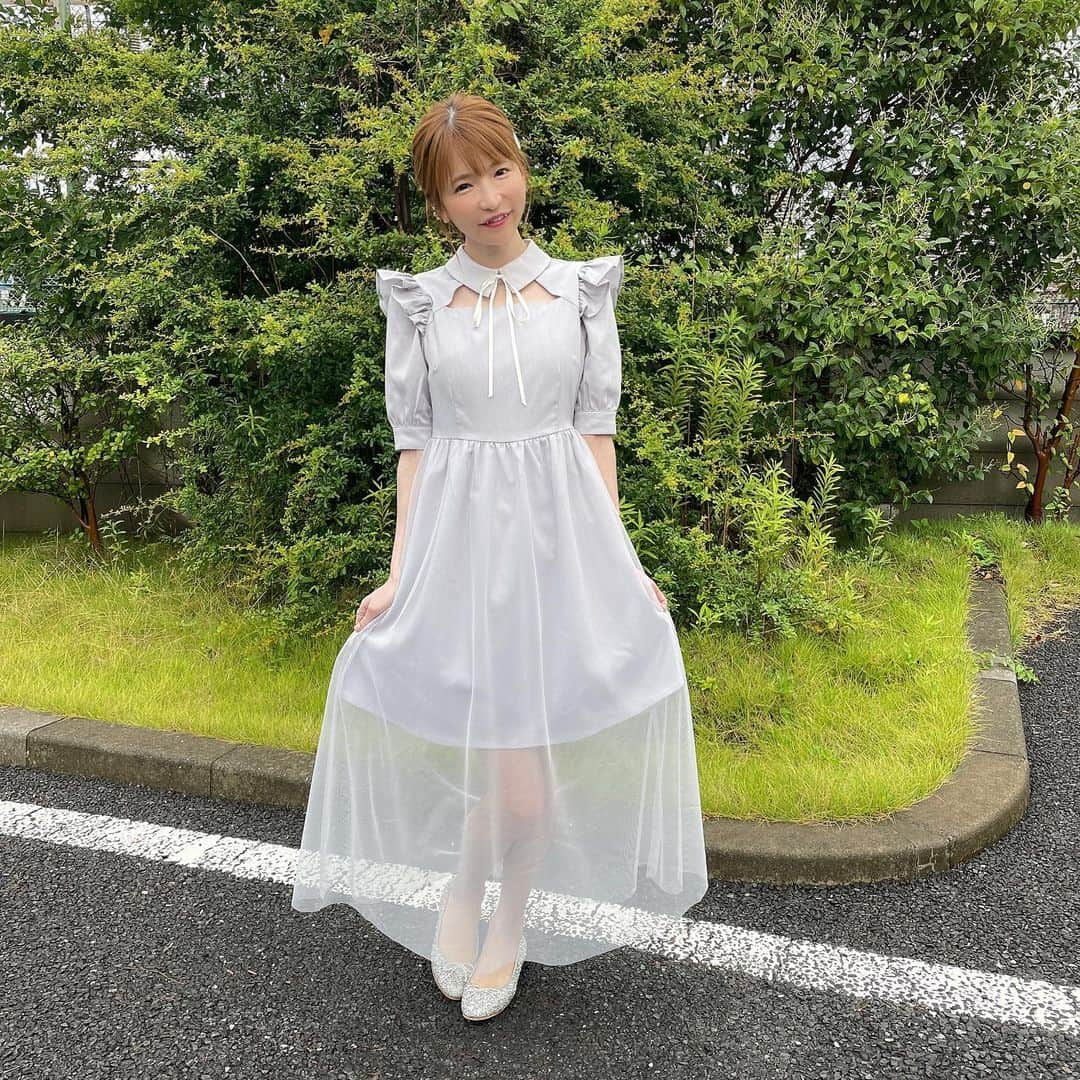 もえのあずきさんのインスタグラム写真 - (もえのあずきInstagram)「かわいいお衣装💓  dress👗 @tittyandco_com shoes👠 @randa_pic  #テレビ衣装#衣装#ワンピースコーデ #モテコーデ#水色コーデ#シースルーコーデ #レースワンピース #ポニーテール#ポニーテールアレンジ #ポニーテール女子 #ヘアアクセ#リングコーデ #イヤーカフ#もえあず#エラバレシ#デカ盛りハンター #大食い女子 #大食いアイドル#大食いチャレンジ #現役アイドル」8月25日 15時34分 - moeazukitty