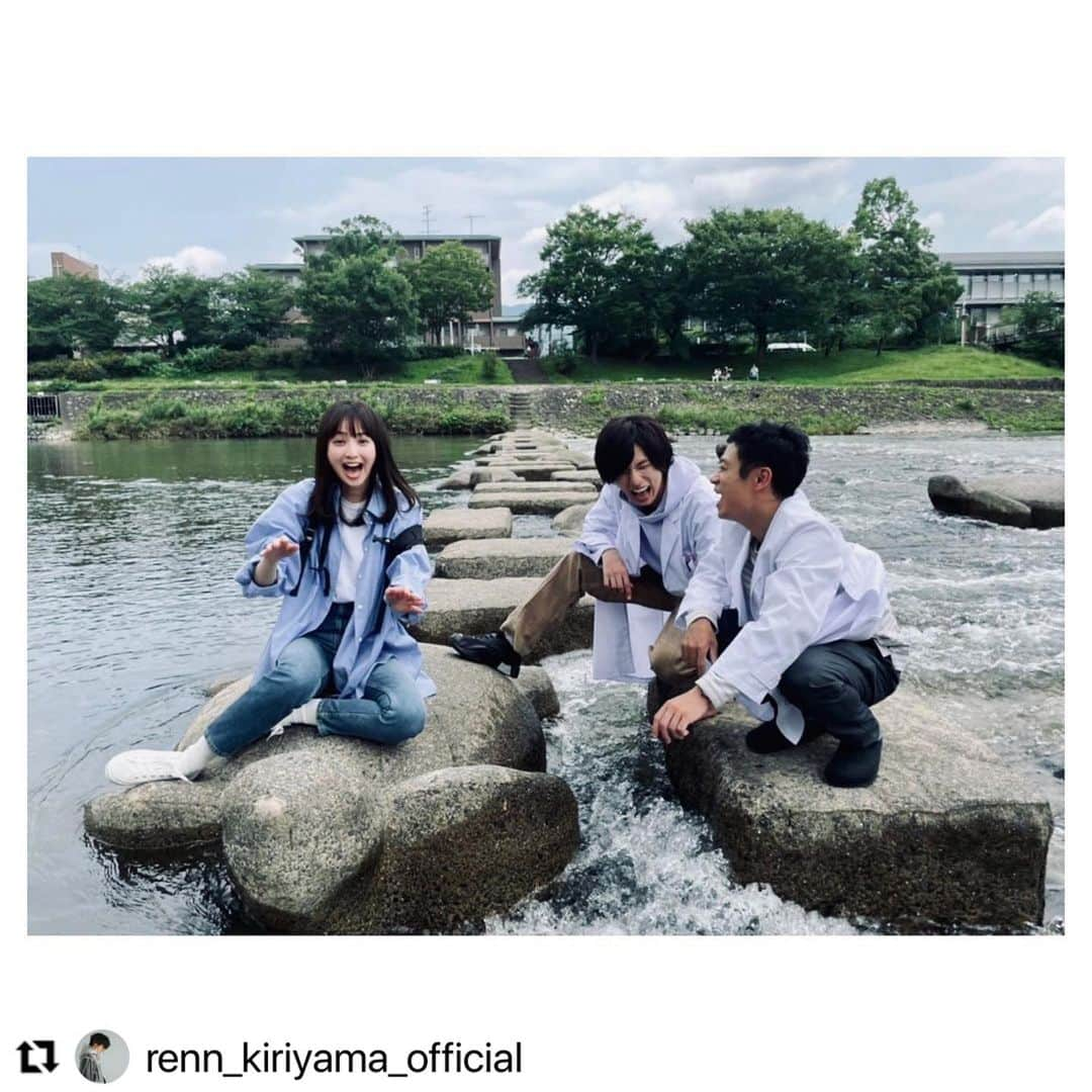 佐々木希さんのインスタグラム写真 - (佐々木希Instagram)「#Repost @renn_kiriyama_official  ・・・ ・ あっくんのんさま このふたり、和むんだな〜 #白い濁流 #来週もお楽しみに #毎週日曜よる10時 #nhkbsプレミアム ==================  こちらも同じ気持ち🌷 撮影本当に楽しかったなぁ。 くだらない話も真剣な話も色々話したね😊  #白い濁流 #伊藤淳史　さん #桐山蓮　さん」8月25日 17時45分 - nozomisasaki_official