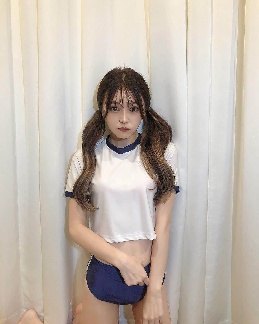 土屋怜菜（れいぽよ）さんのインスタグラム写真 - (土屋怜菜（れいぽよ）Instagram)「⁡ ⁡ とある撮影で、、、♡ 21歳になってツインテールするとは思ってなかった😫💓 学生になってまだ体育祭でれるかな？💫 大人の色気がなさすぎて子供っぽいけど😣笑 ⁡ みんなすきでしょ？推してね？ コメント待ってるからね？🤍」8月25日 18時00分 - reipoyo_0411