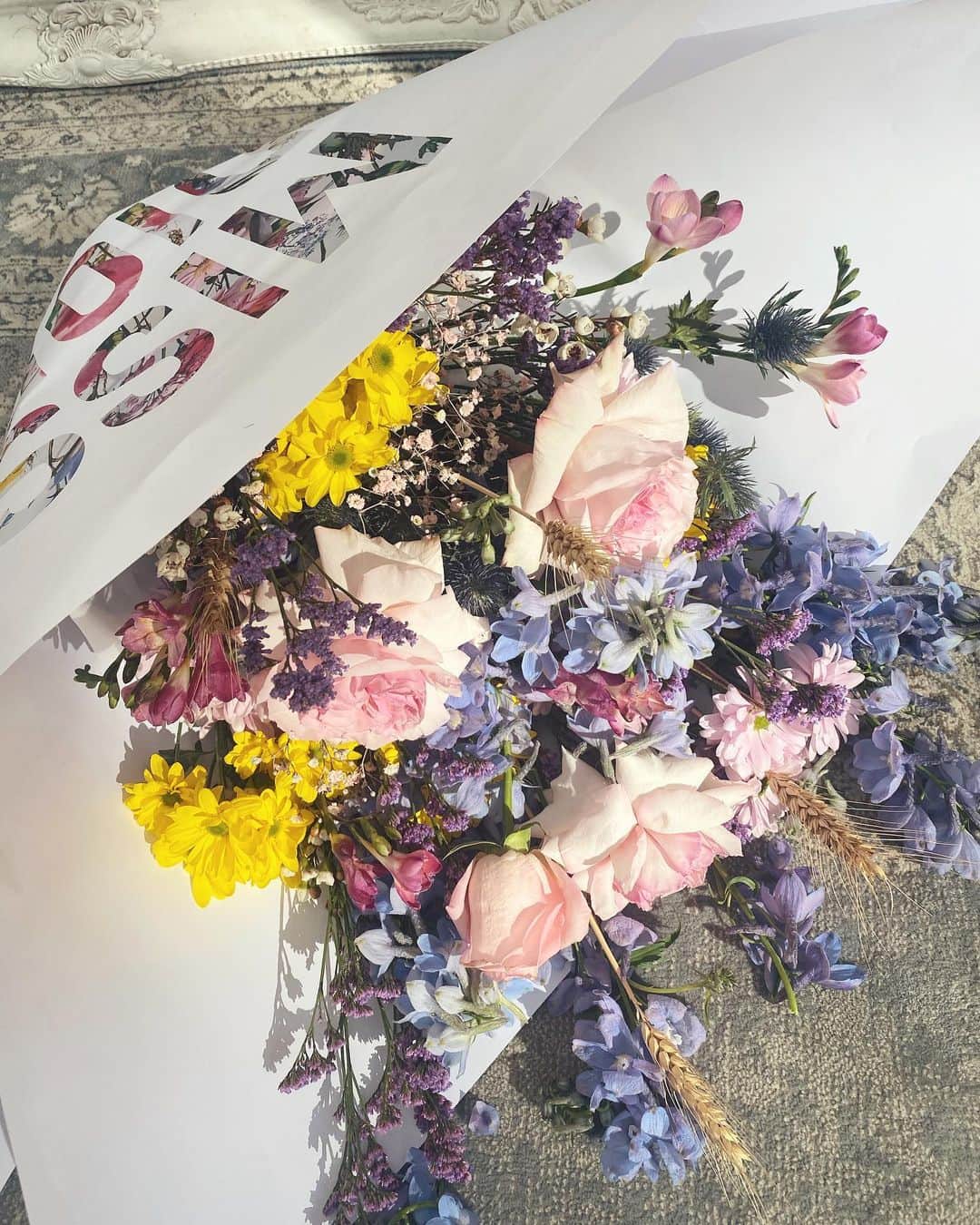 リリーマイマックさんのインスタグラム写真 - (リリーマイマックInstagram)「Spring is near & @DiorBeauty has something special coming!  This beautiful limited edition Miss Dior bouquet is available to shop from the 6th of Sep at My Violet 💐 @mivioleta #WakeUpForLove #ad」8月25日 19時27分 - lilymaymac