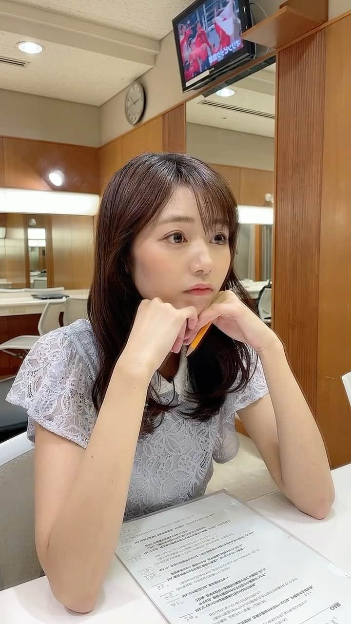 杉浦みずきのインスタグラム：「アナウンサーのお仕事裏側〜朝の番組編💐〜 本番までは超バタバタしてるので、走ってる時とかあります笑　撮ってるのは終わった後です！😂　#セントフォース #アナウンサー #tbs #サンデーモーニング」