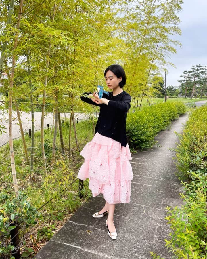 渡邉香織のインスタグラム：「財布をなくした悲しい気持ちを可愛い服が薄めてくれております🩰🌷いつでも帰ってきてくれ...🕊」