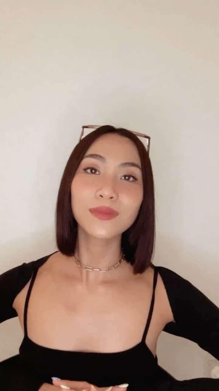 のインスタグラム：「If you missed my IG live with @armanibeauty, here are some highlights and a special treat in August! Score a fragrance, cushion pouch, free engraving and TWO mini Armani Beauty lipsticks with every purchase of the My Armani To Go case and refill! Order via the link in bio with a special code mentioned in the video 💋   #ArmaniBeauty」