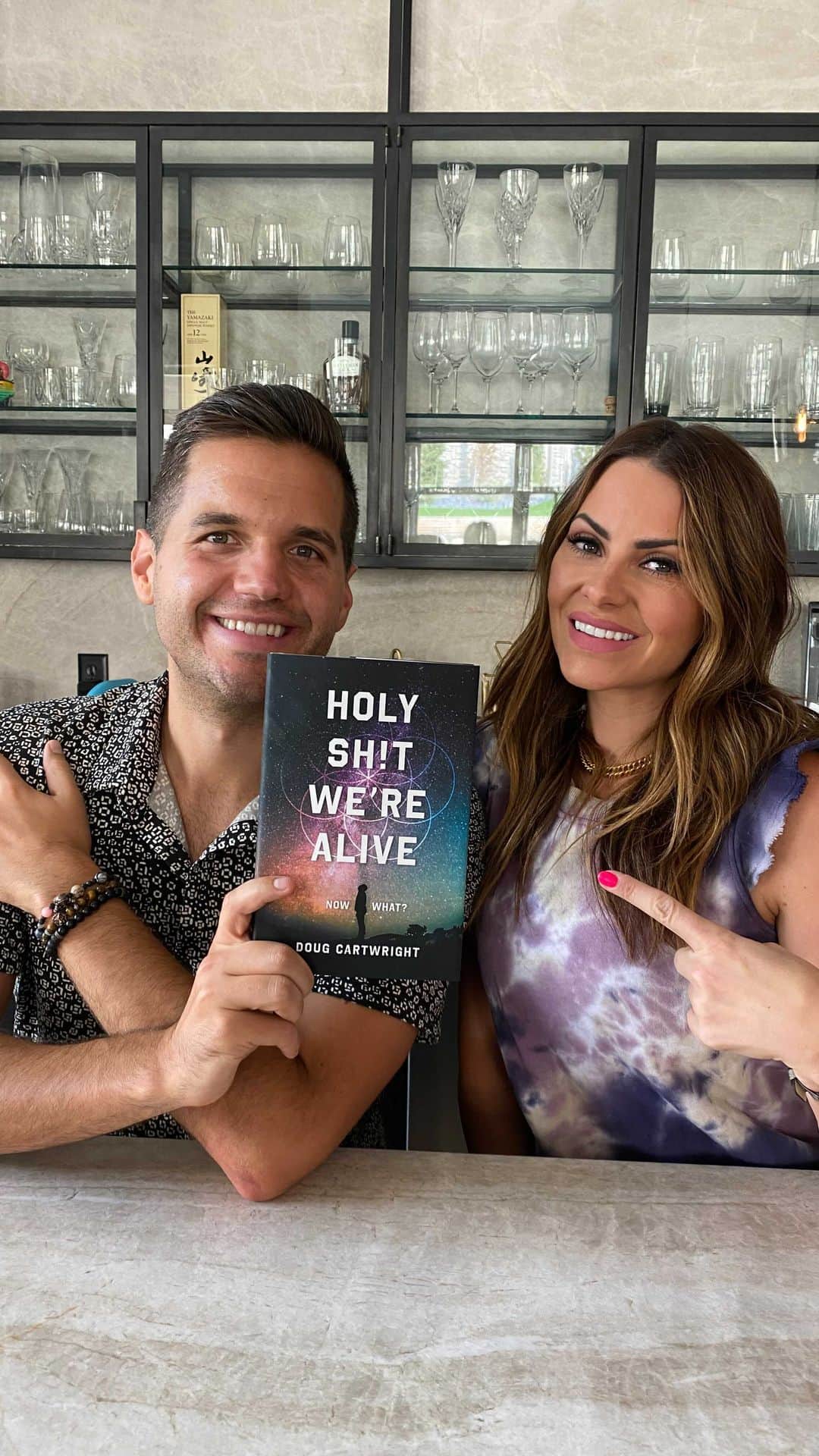 ミッチェル・マネーのインスタグラム：「So proud of my brother @doug_cartwright and the work he has put into this life changing book! I am so excited for you guys to read it and discover some of your own insights through his vulnerability and honest life experiences! His book is available on Amazon and for a short period it is available for .99 when you download to your kindle!」