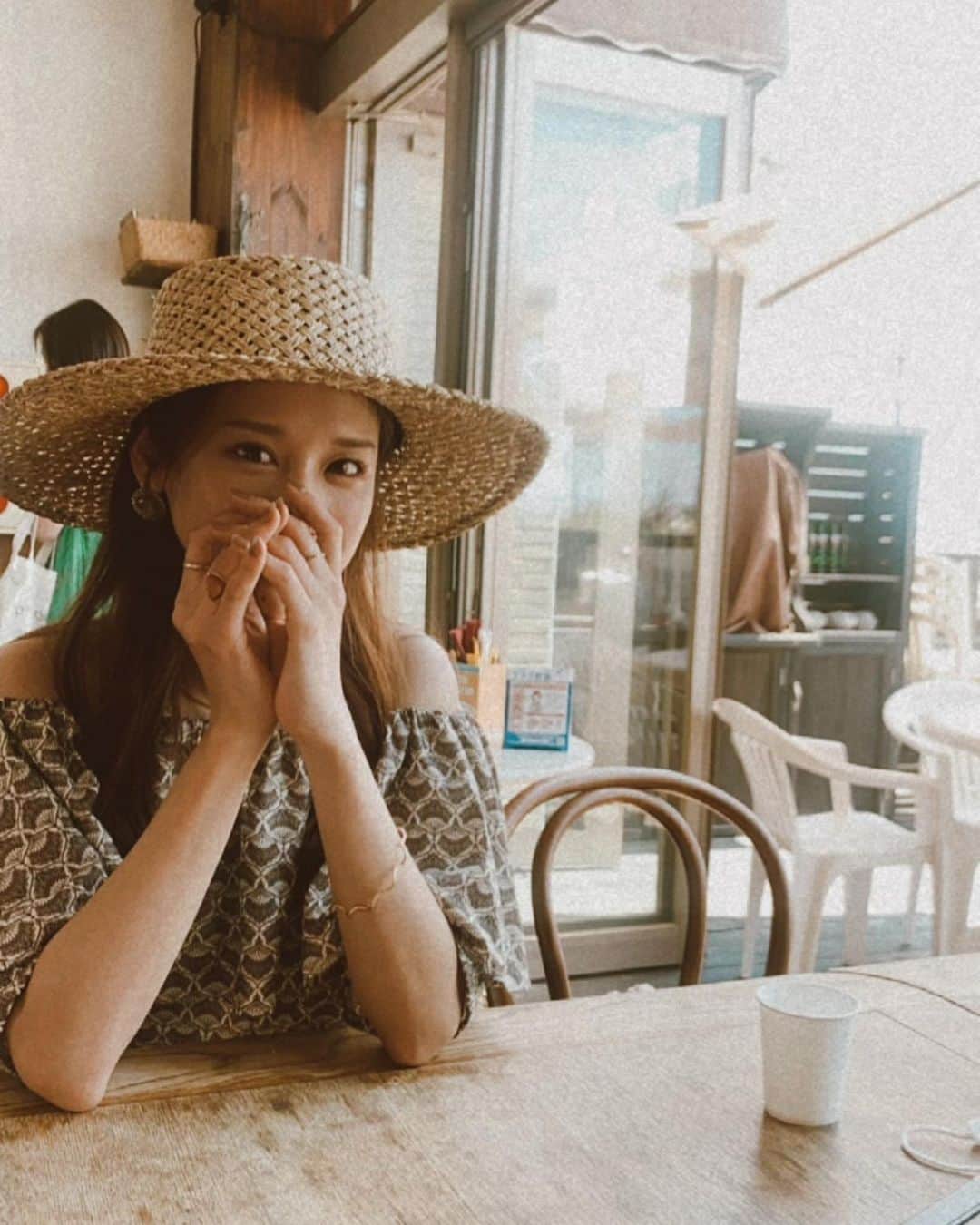 益田アンナさんのインスタグラム写真 - (益田アンナInstagram)「麦わら帽子って一気に夏〜って感じするよね🏝」8月11日 7時08分 - anna_masuda
