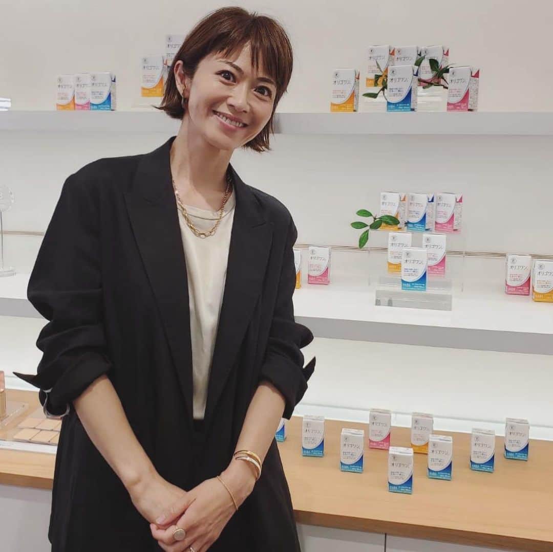 畑野ひろ子のインスタグラム：「先日、㈱ハーバー研究所『特定保健用食品 オリゴワン(R) 飲料 新商品オンライン発表会 』スペシャル トークセッション～ 健康習慣｢腸活｣に役立つトークセッションに参加させていただきました！  ｢オリゴワン® ヨーグルトサワー味｣のリニューアル発売に加え、8月24 日(火)より｢オリゴワン® パインヨーグルト味｣、｢オリゴワン®イチゴヨーグルト味｣が新発売されるとの事で私も試飲させて頂きました！ 腸活は毎日の積み重ねなので、3種の味があるオリゴワンは、どれも飲みやすくて好みで味を楽しむのも良さそうです😊  ＃腸活＃ハーバー＃１日１本おなかの新習慣＃トクホの飲料　＃おなかスッキリ＃便通改善＃美肌＃美髪  8 月 8 日 銀座 4 丁目にハーバーの路面店 もオープンしました🎉」