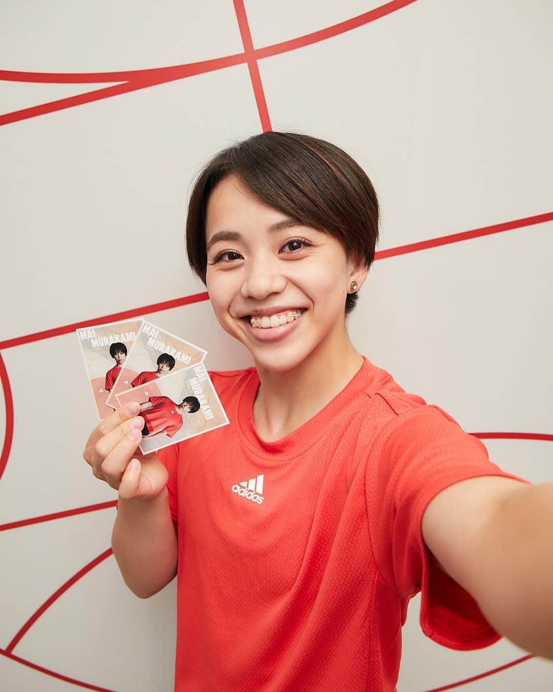 村上茉愛のインスタグラム：「8/11  トレーディングカード作ってもらいました📸  貴重な経験をいつもそばでサポートしていただきありがとうございました。  最大限の力を発揮することができて 体操、そして自分自身の可能性を引き出すことができました。  thank you!!!@adidas!  @adidas  @adidastokyo」
