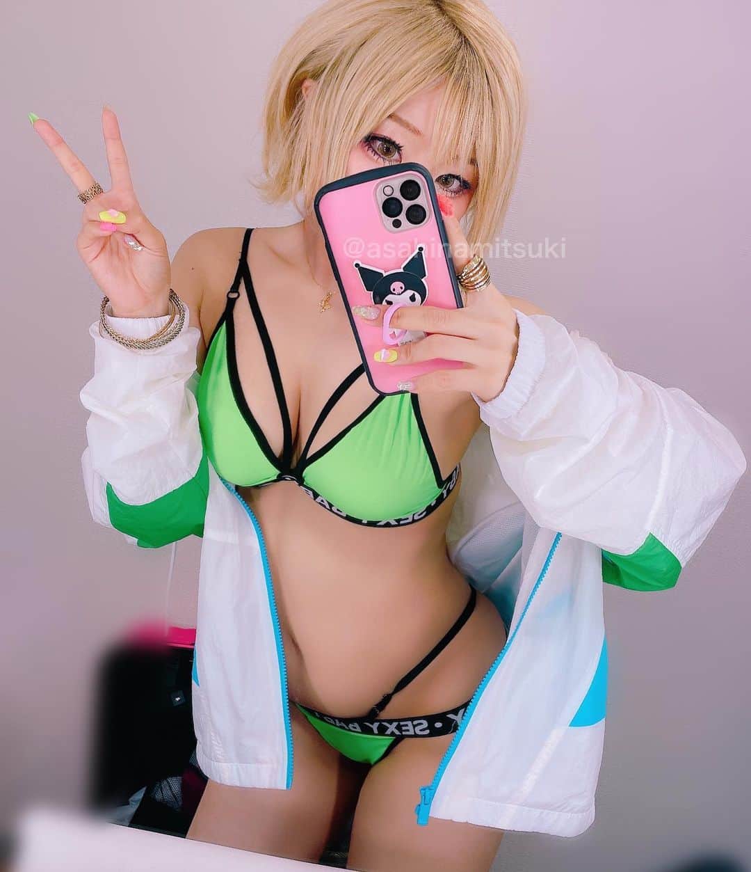 のインスタグラム：「💚💚💚    #コスプレ #グラビア  #コスホリック  #ビキニ　 #life #instagood #instagram #instalike  #cosplaygirl #selfie #cosplayer #cosplay #otaku #gamergirl #gamergirls #自撮り女子 #japanesegirl #japanese #japanesecosplay  #curvygirl #gal #xoxo💋 #코스프레 #여자 #여자친구 #fllowme」