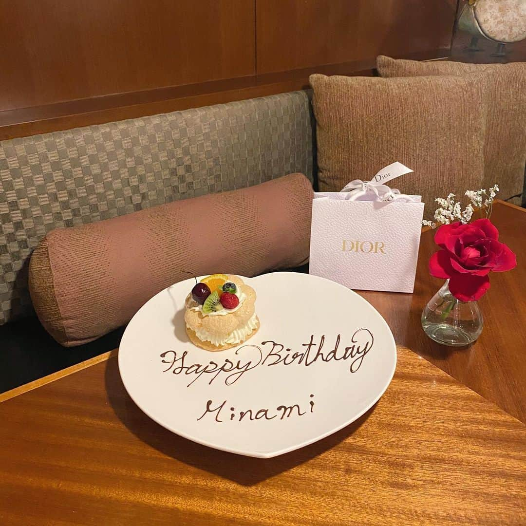 松川星さんのインスタグラム写真 - (松川星Instagram)「いとちゃんbirthday💐 レストランもプレゼントもお手紙もすっごく喜んでくれて 嬉しかった 、、本当におめでとういとちゃん 🧸♡」8月11日 22時02分 - akarin__rin