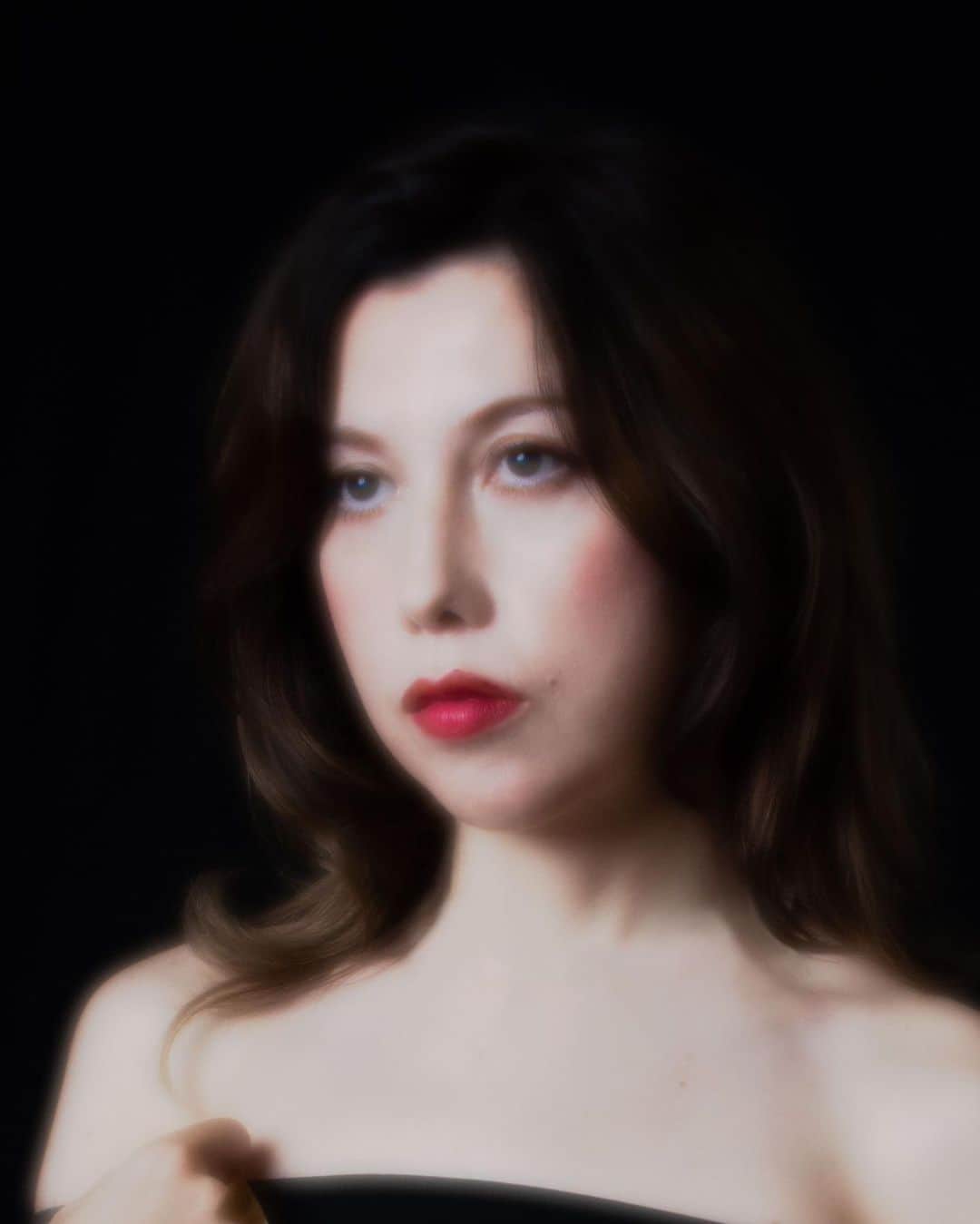 北野美奈さんのインスタグラム写真 - (北野美奈Instagram)「🆕 but an old lens for  profile @diana__chiaki___ ❤️‍🩹 .  makeup by @keiko_tachibana  styled by @kynr0814 . . . . #intensity  #profile #artist #DJ #musician #production  #lens #oldcamera #gallery #newyork #music #portrait @lomography  #classic #retrostyle」8月11日 22時25分 - mina.happy320