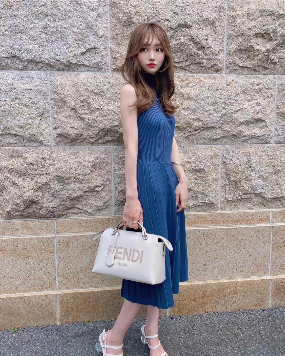 ちーちゃんさんのインスタグラム写真 - (ちーちゃんInstagram)「💙 ・ 紺色のワンピ新鮮☺️ ・ こちらはまたまた @ponmiho126 ちゃんのショップ @byeol__official のお洋服♡ ・ ・  #ファッション#夏コーデ#夏ファッション#ニットワンピース#韓国ファッション#韓国ヘア#韓国風#低身長#低身長コーデ#大人可愛い#韓国ファッション通販#骨格ウェーブ#ブルベ#韓国コスメ#シースルーバング#お出かけコーデ#フェンディ#フェンディバッグ#サロンモデル#サロモ#名古屋#栄#大人可愛い#リボンアレンジ#名古屋ランチ#夏休み#nagoya#fendi#fashion」8月11日 22時57分 - ___c.chan__