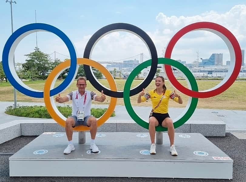 Paulien COUCKUYTさんのインスタグラム写真 - (Paulien COUCKUYTInstagram)「Sitting on a cloud of olympic rings: can you feel the excitement ?! 🌟  4 races, 4 Belgian records.   The road of my Olympic Games was filled with a lot of EMOTIONS.  ⚡From excitement living the dream ⚡To being afraid of dissapointing myself, family and friends ⚡To happy tears of being blessed with the support of my loved ones (all the messages 🙏🏼)  ⚡To proudness of achieving my goals  ⚡To wanting more and not being satisfied  ⚡To beautiful friendship and running together  ⚡To tears that the dream came to an end ⚡To looking forward to new opportunities ⚡To fulfilment being back home   I loved every second of feeling all of this !   Although it wasn´t easy with covid, I´m so so blessed the Olympic Games were not cancelled ! This experience really gave me so much joy and motivation of working further towards new dreams !   #olympicgames #olympicrings #olympicvillage #livingonacloud #athlete #belgiancheetahs」8月11日 22時59分 - pauliencouckuyt