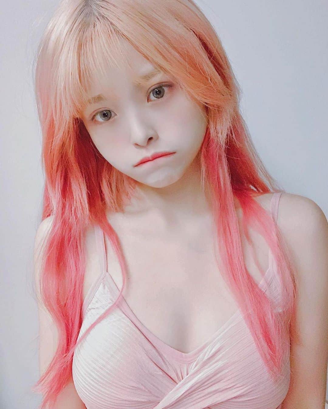 Shikaさんのインスタグラム写真 - (ShikaInstagram)「Pink hot pink hot 🍒  Model: Misa米砂 / @misa72600」8月11日 14時14分 - shika.kamisaka