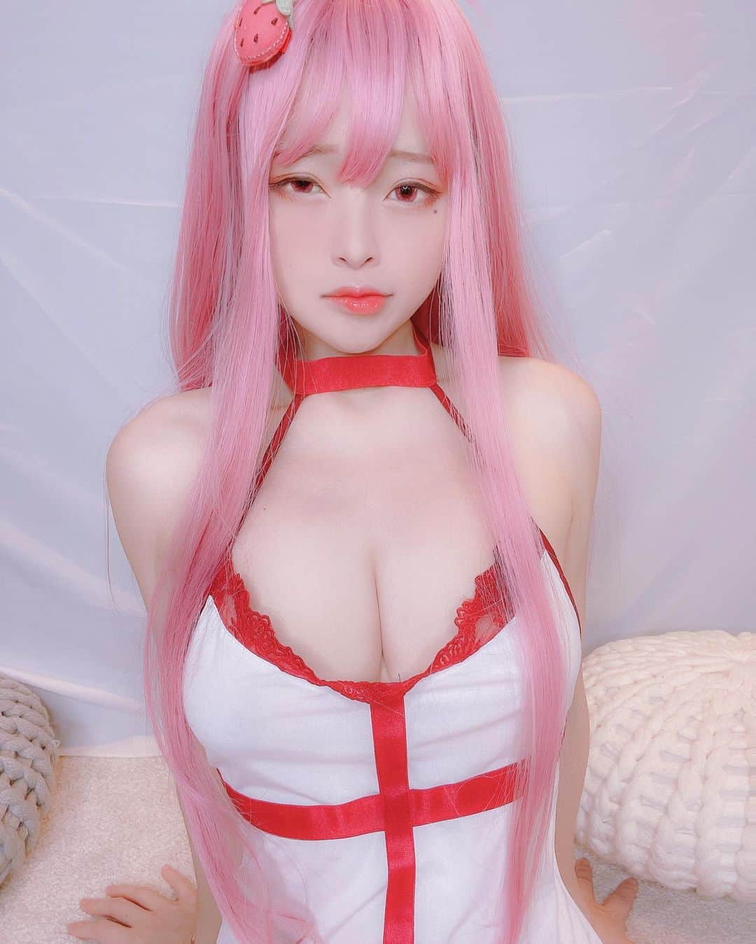 Shikaさんのインスタグラム写真 - (ShikaInstagram)「Pink hot pink hot 🍒  Model: Misa米砂 / @misa72600」8月11日 14時14分 - shika.kamisaka