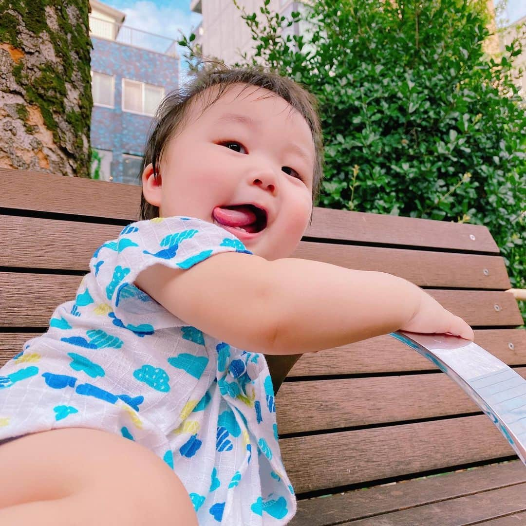 あやなんさんのインスタグラム写真 - (あやなんInstagram)「ぺろんがお気に入りみたい🥰」8月11日 17時20分 - ayachan_0619