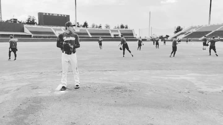 郭俊麟のインスタグラム：「⚾️🍼」