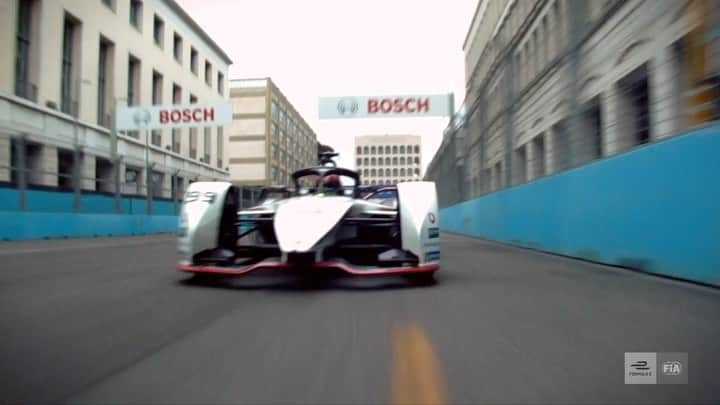 アンドレ・ロッテラーのインスタグラム：「⚡️ Let’s bring on season 8 with @tagheuerporschefe !! But first let’s rock Berlin this weekend ! @fiaformulae @boss」