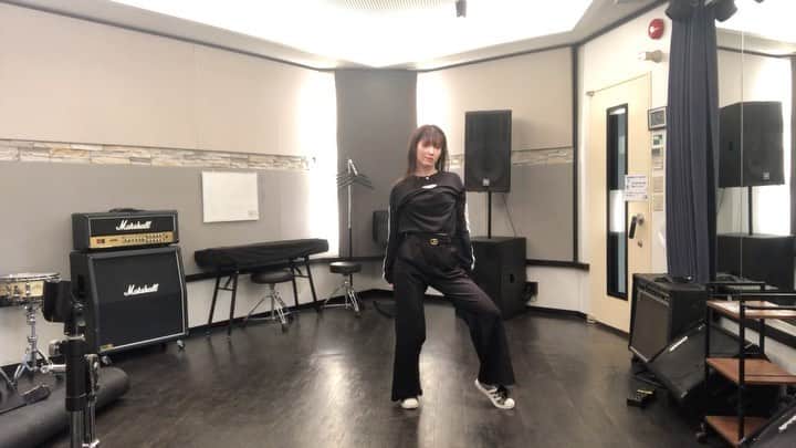 のインスタグラム：「たまにはちゃんと踊ってるやつ載せてみる  coreo: @kenta_kawano さん #dance   #japan #model #me #hair #fashion #fashionblogger #makeup  #followme #instagood #camera #instadaily #dailylook #한국 #한국머리 #맞팔 #사진 #데일리」