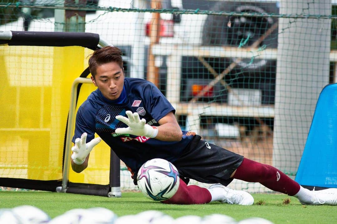 伊藤元太のインスタグラム：「💇‍♂️💇‍♂️💇‍♂️ 短いの久々^_^  #reusch #asics」