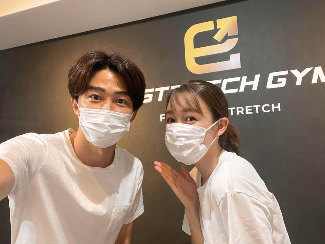 武田敏希のインスタグラム：「E-STRETCH GYMとはエロふわボディ製作所の事です☺️ストレッチを取り入れることによりキレイなボディラインを作ります！ 工場長のとっしーです😉 @sachi_fujii_official  さちちゃんようこそ☺️ @estretch.gym   #エロふわボディ製作所 #エロふわ#イーストレッチ #たまにユルフワボディと間違えられる#ユルふわはただのデブ#ふくよかより丁寧な言い方#estretch六本木 #気持ち気持ち気持ち大事」