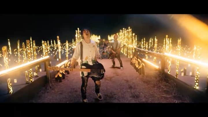 WANIMAのインスタグラム：「8月18日(水)発売   7th single   「Chopped Grill Chicken」   の中から   「離れていても」   ▼MUSIC VIDEO https://youtu.be/RL6HgRNbBJw   ▼サブスク https://wanima.lnk.to/cgc   #WANIMA #チョップド」