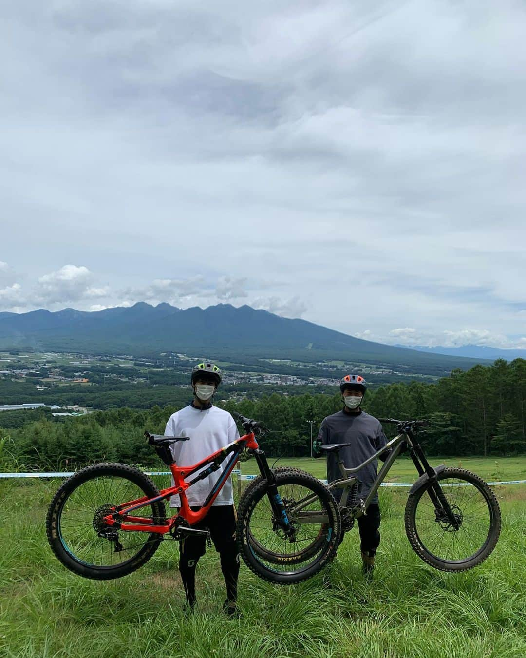 小林希大さんのインスタグラム写真 - (小林希大Instagram)「MTB【マウンテンバイク】してきました！とてもアクティブで体で大自然を感じられました！インストラクターのいとこが言うには結構できてるみたいなので後半動画載せておきました。」8月11日 20時24分 - kidai_kobayashi