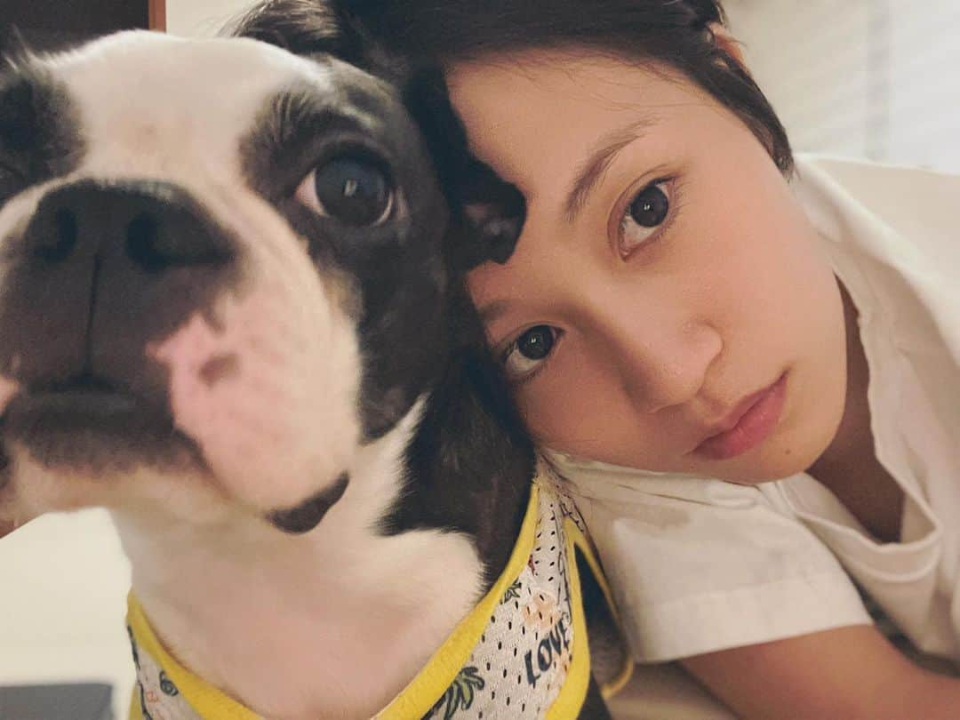 前田敦子さんのインスタグラム写真 - (前田敦子Instagram)「. 夏だね。 本当やりたい事が溢れてるよ。 来年の年末まで大まかに計画済み。  最近のおちびちょいちょい 英語が混じっていて 数はいち、ツー、さん、とか、 ママ、ゴーゴーとか、ノーノーとか、 可愛すぎるんだよ。。 お休みなさい」8月12日 1時10分 - atsuko_maeda_official