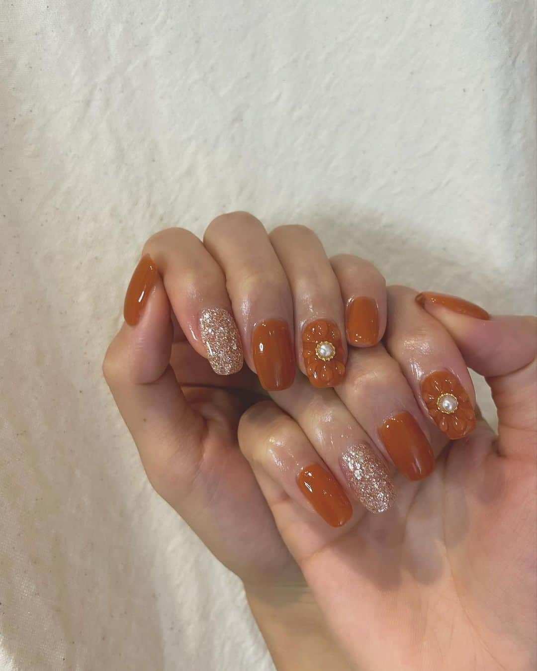 加美杏奈さんのインスタグラム写真 - (加美杏奈Instagram)「･ New Nail💅🏼  #newnail#terracottanails#naildesign#nuancenail#shortnails#テラコッタネイル#ニュアンスネイル#ショートネイル#スクエアネイル#2021nail」8月12日 17時50分 - anna.kami3