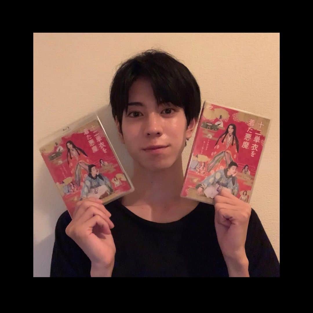 京典和玖のインスタグラム：「映画「十二単衣を着た悪魔」 Blu-ray&DVDが発売されたそうです！！  撮影当時18歳の高校生だった自分は、この作品からお芝居の難しさや奥深さ、そして、楽しさ。本当にたくさんのことを学びました。 今現在21歳。3年前のことを思い出しながら、この作品を観てみようと思います。  光源氏役で出演しています。 お時間あればぜひ観てみてください😊  #十二単衣を着た悪魔」