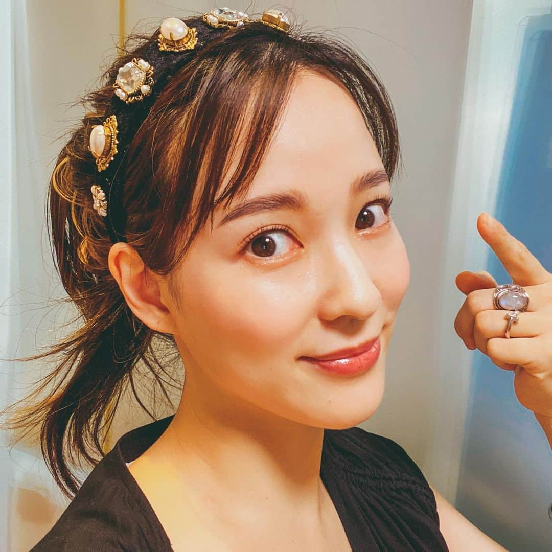 奈津子さんのインスタグラム写真 - (奈津子Instagram)「赤ちゃんマンのお世話で慌ただしく私生活ではメイクをする時間がないので　@waxyyy.tokyo で　#ハリウッドブロウリフト という眉毛のパーマをかけました☺️スッピンでも眉の毛流れと密度が絶妙に美しくなるので超感動…！  #家電 #家電好き #家電女優 #奈津子 #眉毛パーマ #育児日記 #新米ママ #アイブロウ #眉毛」8月12日 17時21分 - natsuko_kaden