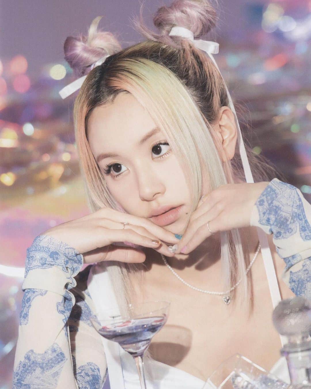 チェヨンのインスタグラム：「Taste of Love Monograph scans  #chaeyoung #채영 #twice #트와이스 #prettyrapstarchaeyoung」