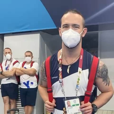 スベトラーナ・ロマシナのインスタグラム：「В нашей женской команде на Олимпиаде были и … мужчины 🤫  Наш медицинский отряд супергероев: Денис Моисеев @dr.moiseev, Михаил Афонькин @_mishany_xima, Сергей Королькевич @korolkevich_84 – это действительно те люди, которых зрители не видят. Но благодаря им мы дошли до финала здоровыми, сильными и эмоционально заряженными 💪🏻  А Никиты Фирсова @firsovnikita7 и Игоря Моисеева  @m_i_v_67 с нами не было на Олимпийских играх, но на протяжении всего года мы были одной большой командой.  Спасибо ребята за все! Вы наша сила и поддержка! 👏」