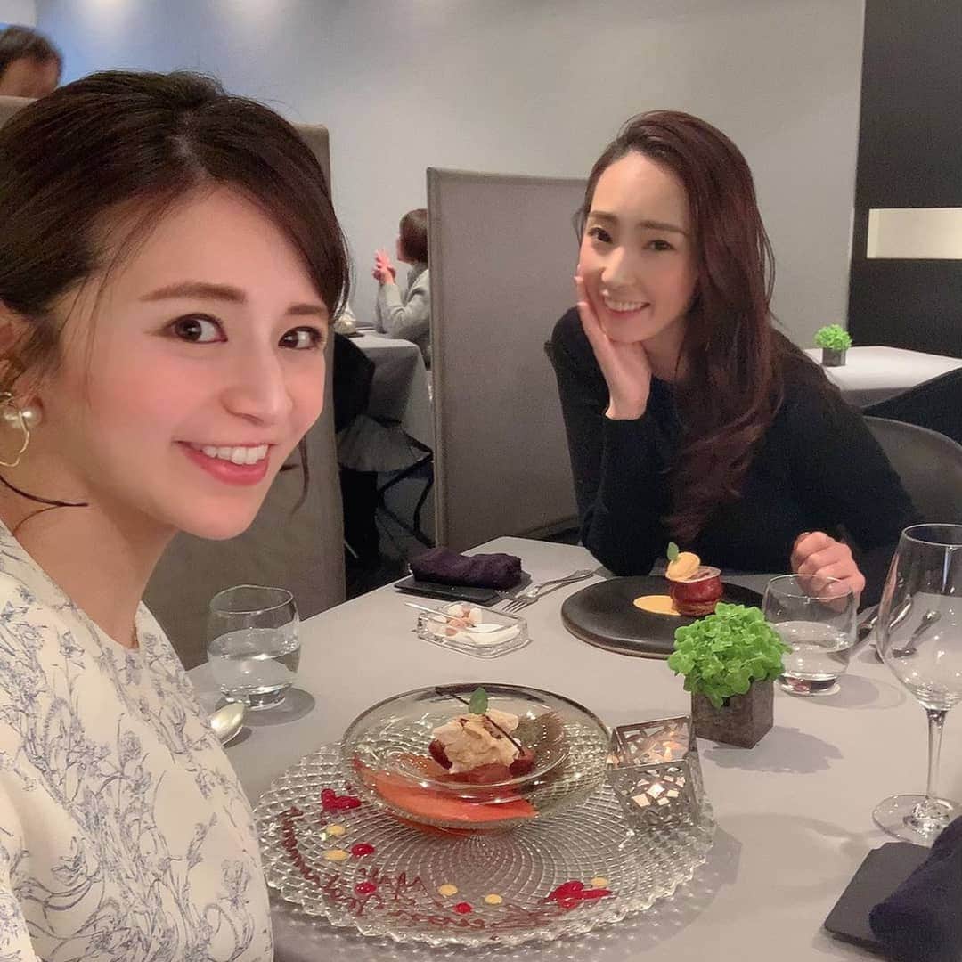 手島千尋のインスタグラム：「秋田の戦友！ 同期のゆーちゃん✨  祝日㊗️の月曜日は 彼女の家で、 話し倒してだらだらしていたら どっぷり夜🌝でした。  楽だわ～。 また、行こう。 今度は泊まろう😂🙋💓 勝手に宣言。  写真は半年前のランチ☀️🍴」