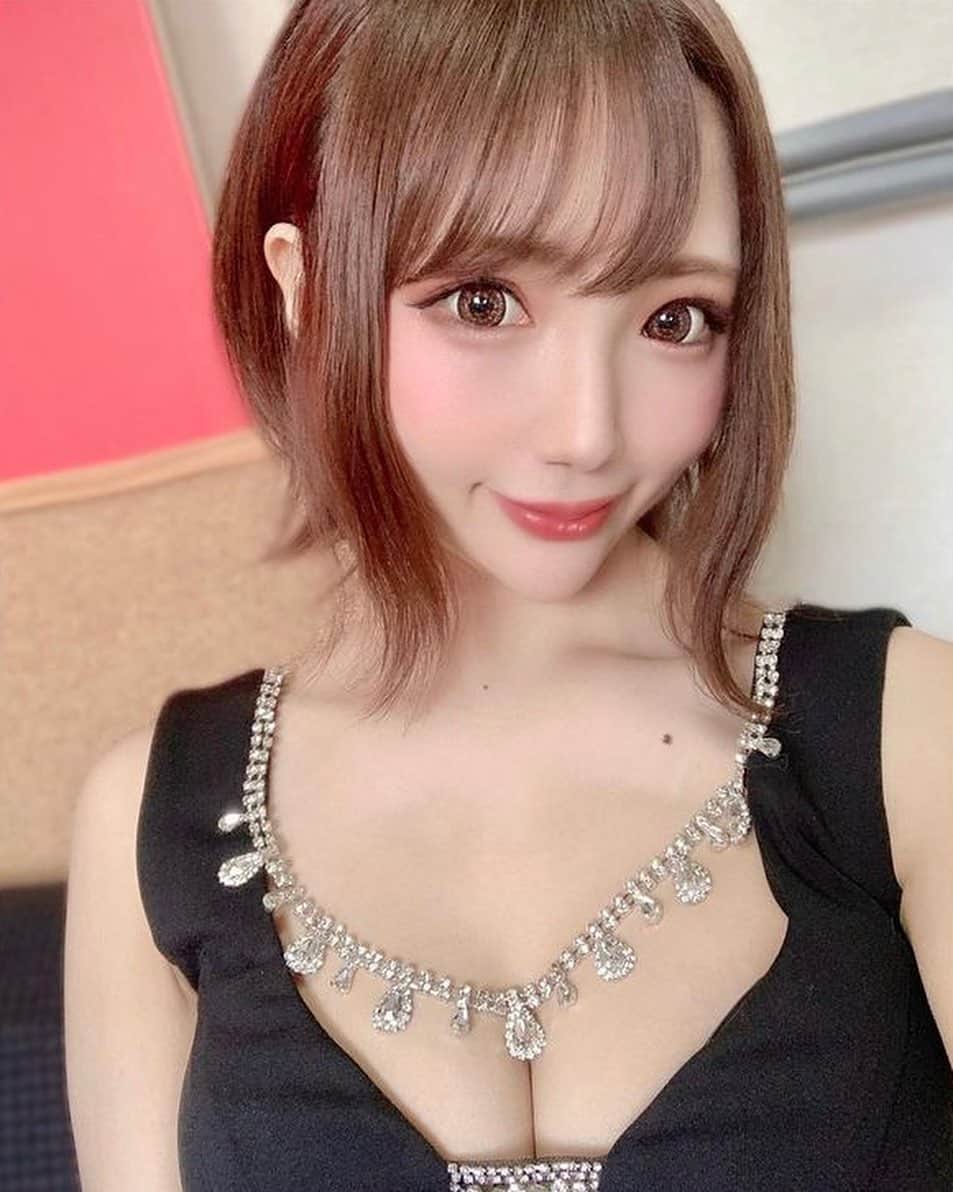 神出鬼没の【キャバ図鑑】のインスタグラム