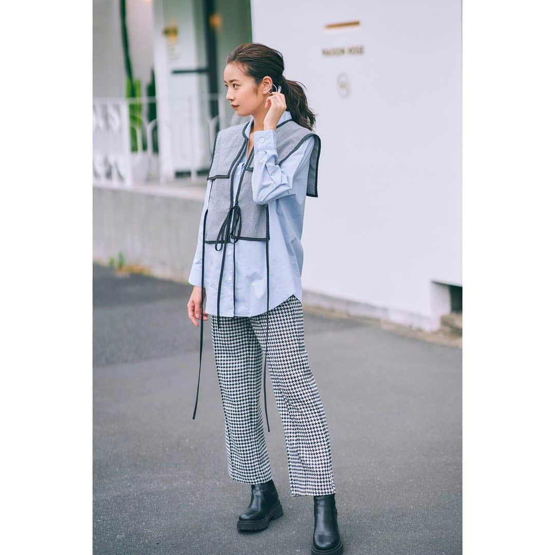 杉浦みずきのインスタグラム：「. イメチェンもイメチェン NEWな私を発掘して下さいました😂 色んなスタイルに挑戦することの楽しさを覚えた！♡ まさか自分がオールバックするなんて🤭笑笑　  #作品撮り   photo… @shuuusei_arima  stylist… @yukie_t__  hairmake…@tsubakichi_hairmake   ベスト・シャツ・パンツ @pocher_official」