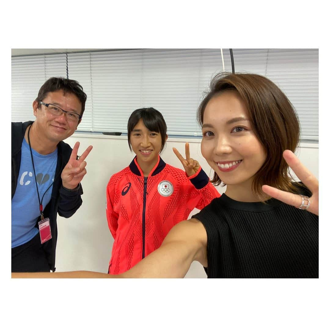 ヒロド歩美さんのインスタグラム写真 - (ヒロド歩美Instagram)「熱闘甲子園と見せかけて… 東京オリンピック　 陸上女子1500mに出場した 田中希実選手がABCに‼️  私は生放送の準備がありご一緒できず． 2年前から取材させていただきました💨 ご自身でも"積極的に前へ"出るとこが自分のスタイルと話してたように、オリンピックという舞台でそのスタイルを崩さなかった姿がかっこよかったです！ 決勝進出を決めた準決勝終わりのインタビューで笑いかけてくれた希実選手が忘れられません． これからも応援させていただきます‼️  サンデーLIVE‼︎でも特集し、古田さんも希実選手の走る姿のファンだと😆  #田中希実選手 #東京オリンピック  #ソーシャルインカメ撮影」8月12日 20時03分 - hirodo_ayumi